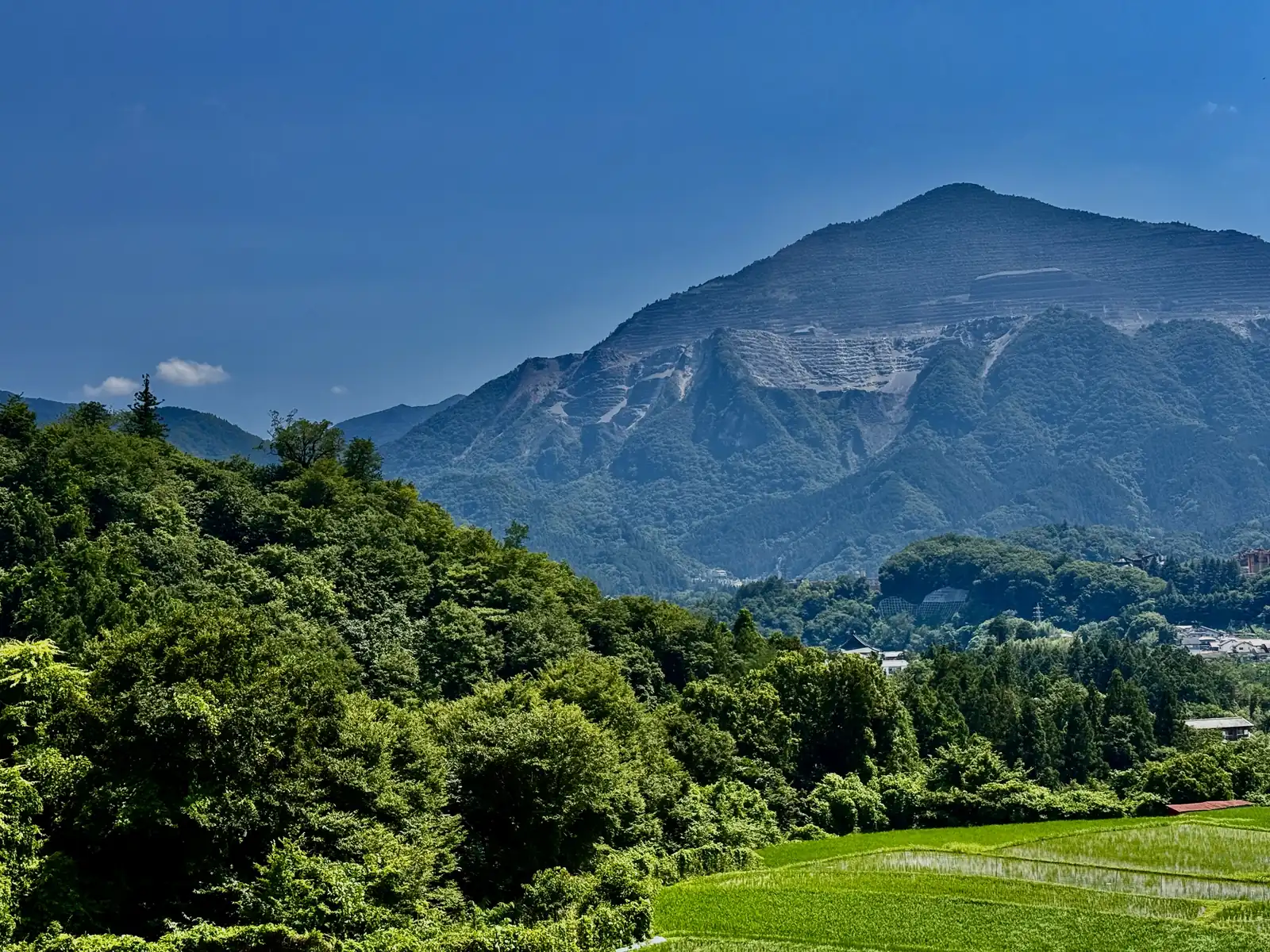 武甲山と里山